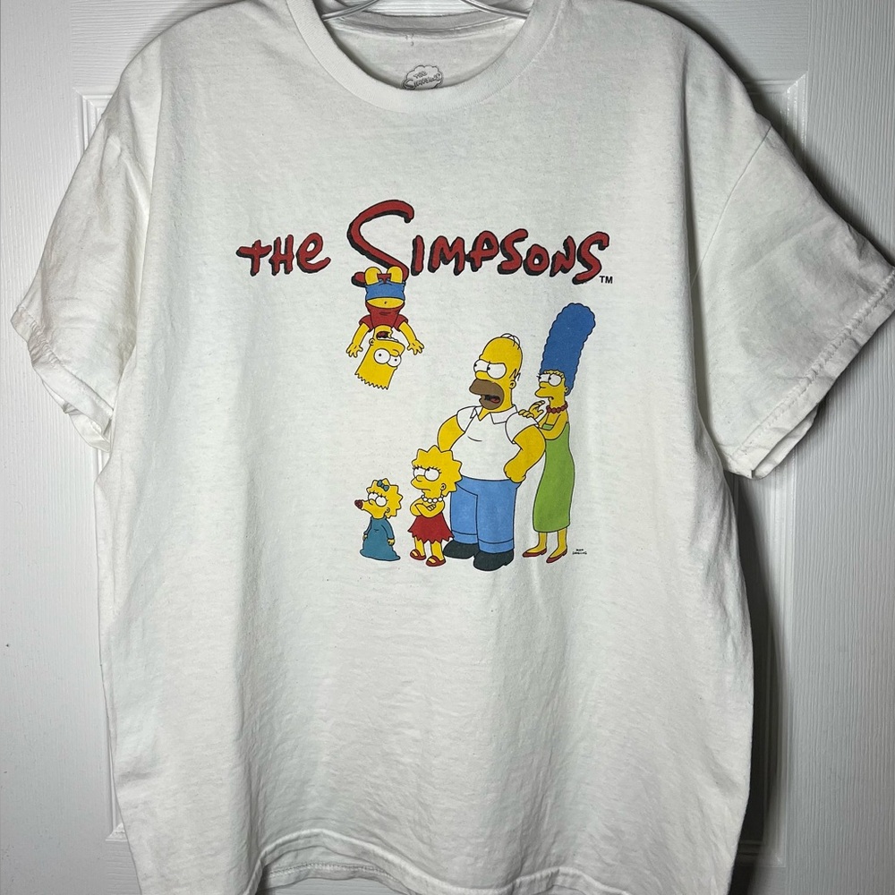 Vintage Style The Simpsons Family Graphic Tee – White (Size M)